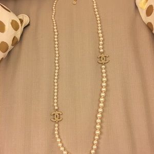 CHANEL Authentic Gold and Pearl Necklace